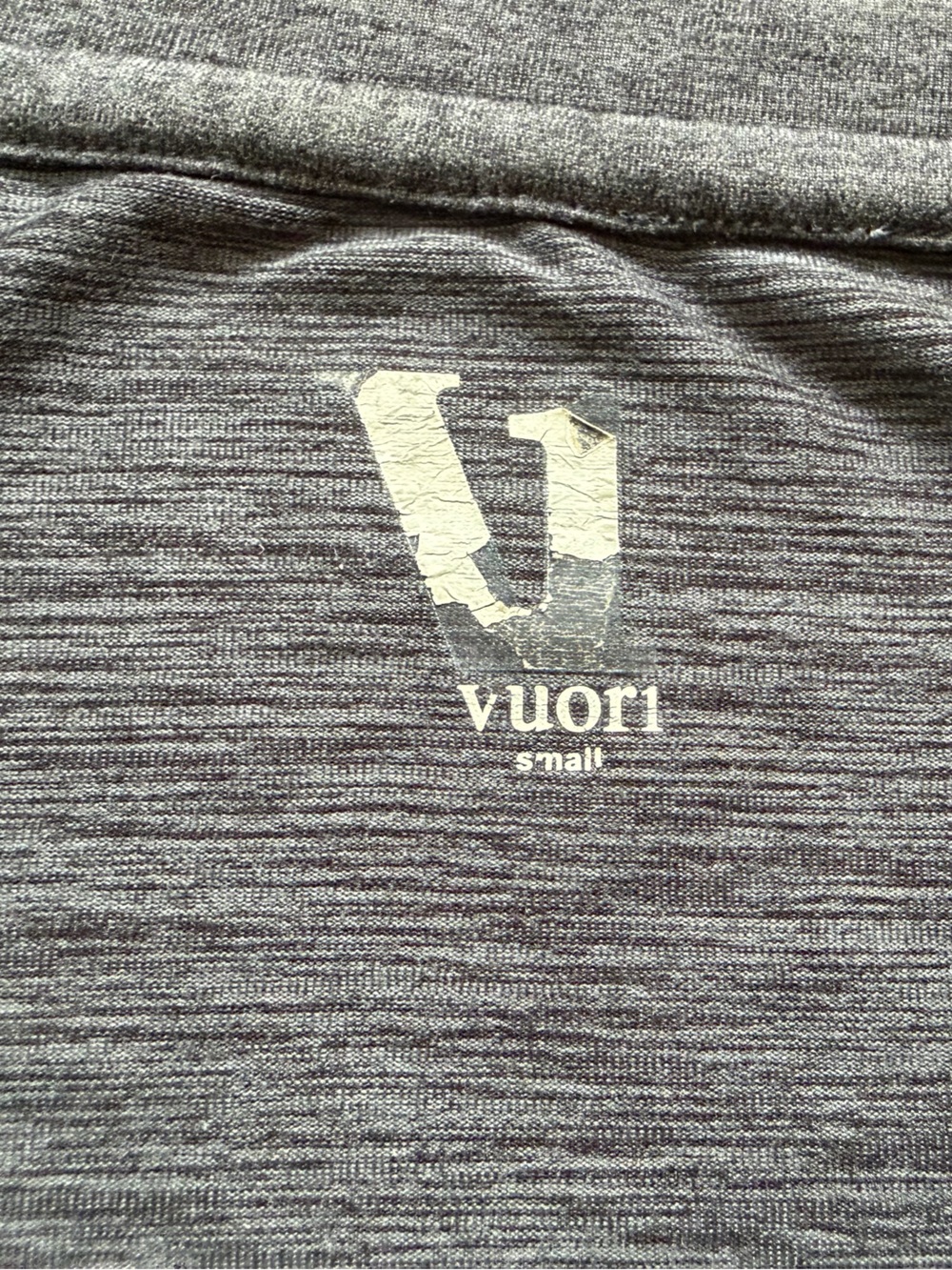 Vuori Women's Short Raw Cut Sleeve Pocket Tee Sz S Charcoal Black Workout Gym - Picture 4 of 7